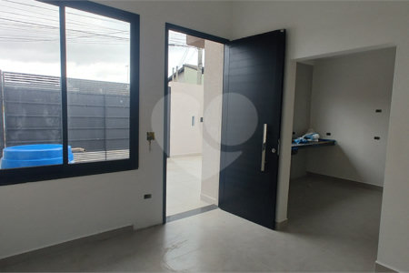 Casa Térrea à venda com 3 quartos, sendo 1 suíte,  em Nova Cerejeira, Atibaia, SP
