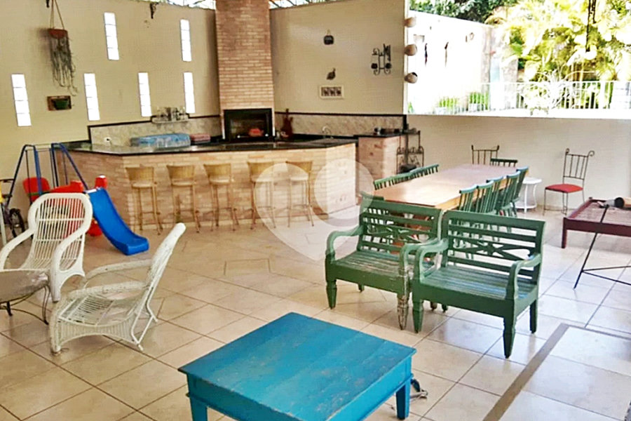 Casa à venda com 4 suítes no condomínio Parque Petrópolis 4 Secção, Mairiporã - SP