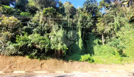 Terreno à venda no condomínio Parque Petrópolis 4 Secção, Mairiporã - SP