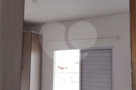 Sobrado à venda com 3 quartos em Jardim Estela Mari, Cotia, SP