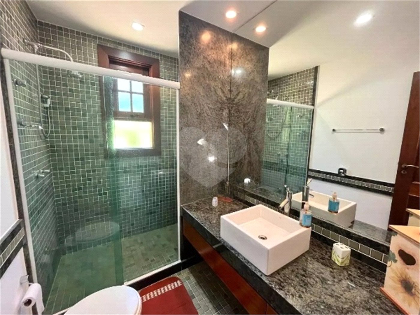 Casa à venda com 4 suítes no condomínio Quinta do Lago, Petrópolis - RJ