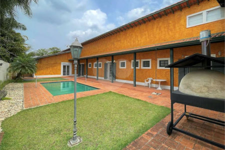 Casa à venda com 4 suítes no condomínio Miollo da Granja, Cotia - SP