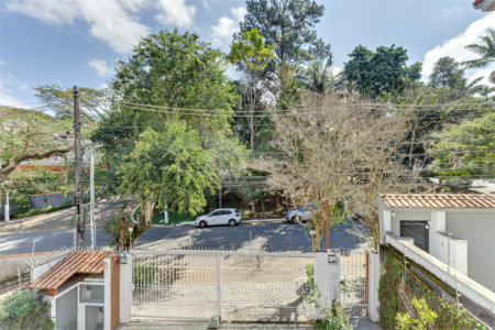 Casa à venda com 3 quartos, sendo 1 suíte, em Alto da Boa Vista, São Paulo, SP