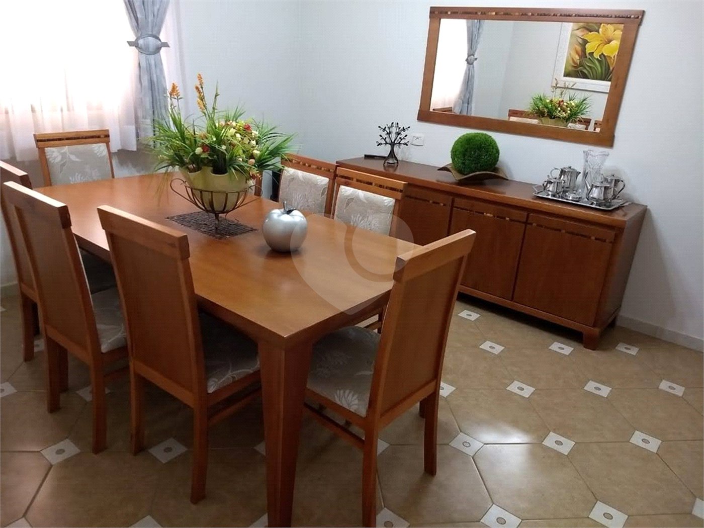 Casa à venda com 4 quartos, sendo 2 suítes, em Vila Petrópolis, Atibaia, SP