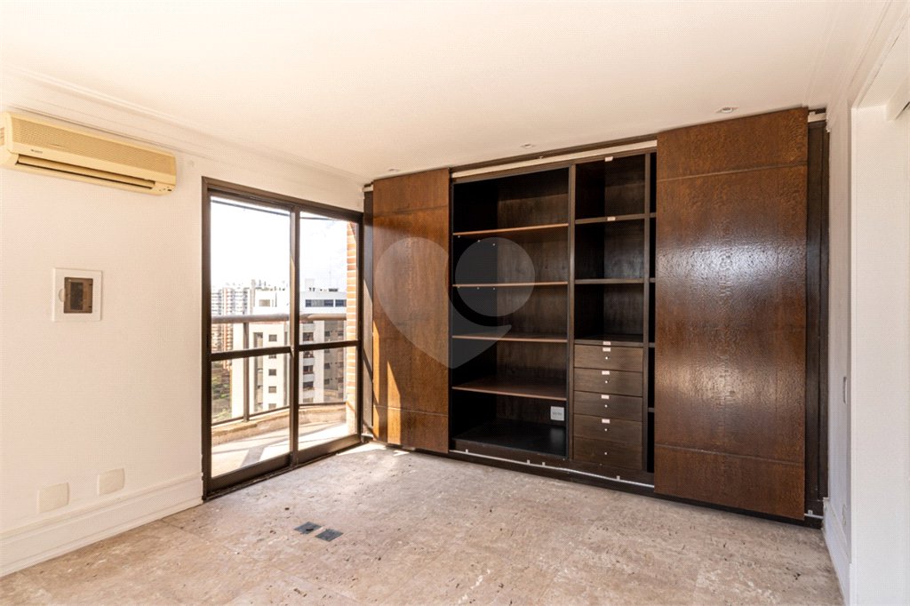 Apartamento à venda com 4 quartos, sendo 3 suítes, em Vila Andrade, São Paulo, SP