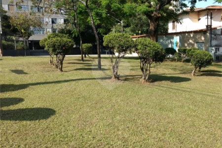 Sobrado à venda com 3 quartos, sendo 1 suíte, em Jardim Jussara, São Paulo, SP