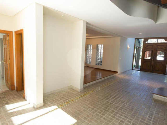 Casa à venda com 4 suítes no condomínio Jardim das Azaléias, São Paulo - SP