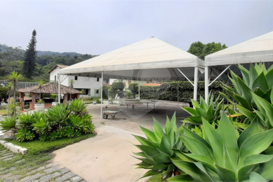 Casa Térrea à venda com 5 quartos, sendo 3 suítes, em Serra da Cantareira, Mairiporã, SP
