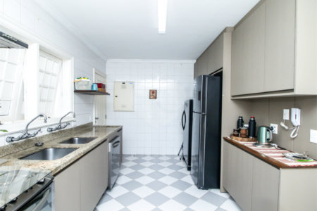 Casa à venda com 5 quartos, sendo 4 suítes, no condomínio Bounganville, São Paulo - SP