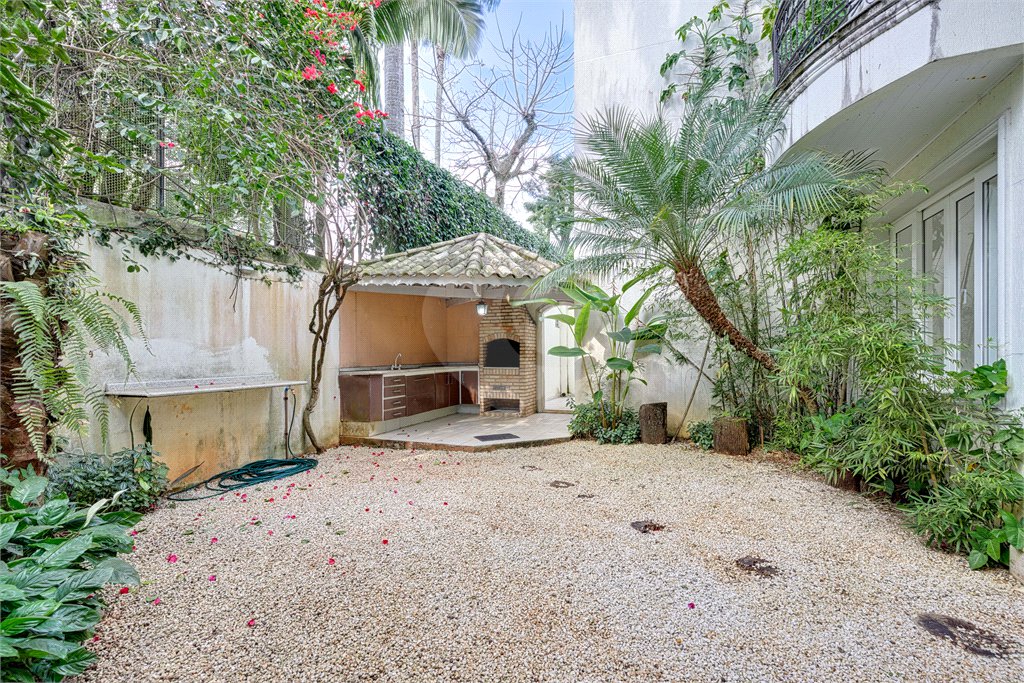 Casa à venda com 4 suítes no condomínio Solar Andaluz, São Paulo - SP