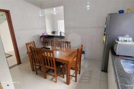 Casa à venda com 4 quartos, sendo 2 suítes, em Parque Atenas do Sul, Itapetininga, SP