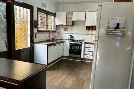 Casa à venda com 3 quartos, sendo 1 suíte,  em Éden, Sorocaba, SP