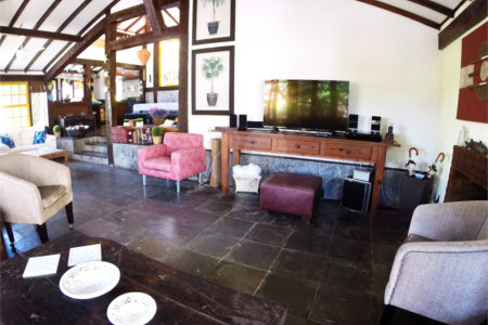 Casa à venda com 8 quartos, sendo 4 suítes, em Alto de Búzios, Armação dos Búzios, RJ