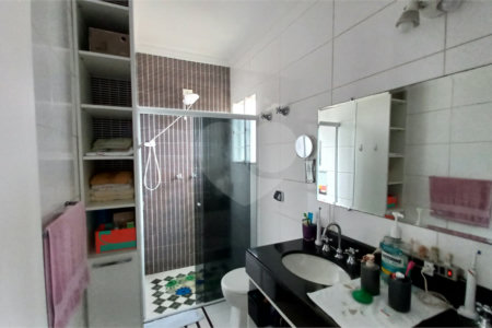 Sobrado à venda com 3 quartos, sendo 1 suíte, em Vila Gomes, São Paulo, SP