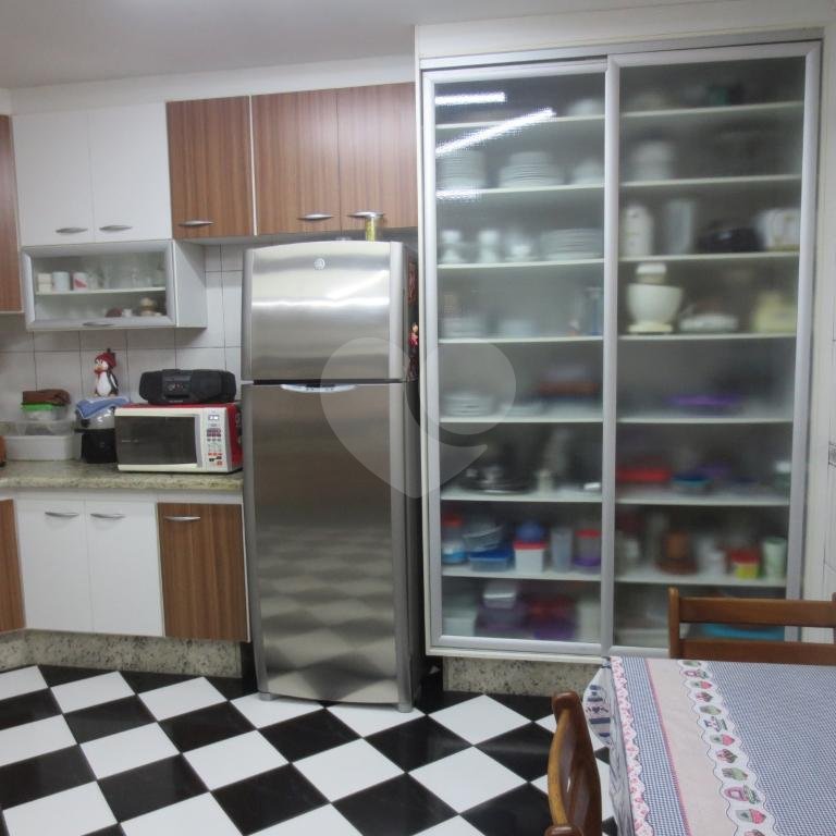 Sobrado à venda com 4 quartos, sendo 1 suíte, em Cambuci, São Paulo, SP