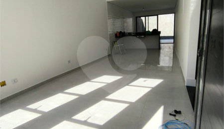Casa à venda com 3 quartos, sendo 1 suíte, no condomínio Villagio Brasil, Atibaia - SP