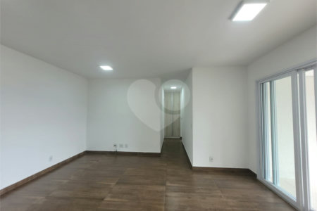 Apartamento à venda com 3 quartos, sendo 1 suíte, em Barra Funda, São Paulo, SP