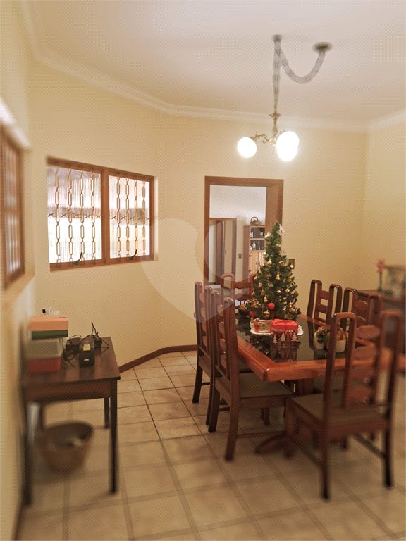 Casa à venda com 3 quartos, sendo 1 suíte, no condomínio Acmti - Colinas do Mosteiro, Terras de Itaici e Recanto dos Pássaros, Indaiatuba - SP