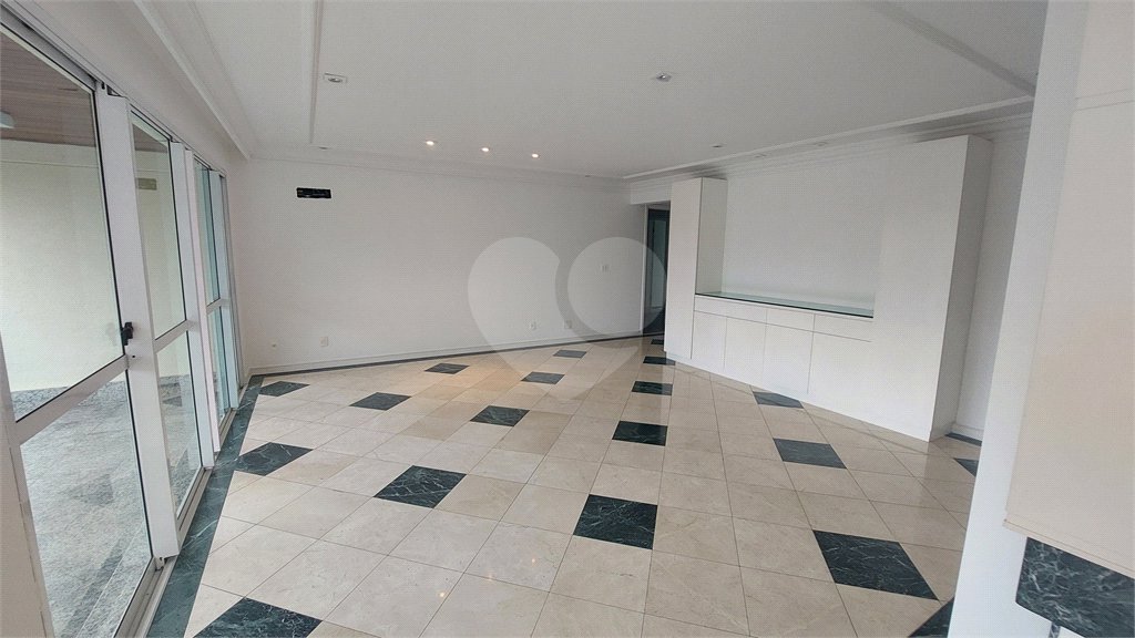 Apartamento à venda com 3 quartos, sendo 1 suíte, em Alto da Boa Vista, São Paulo, SP