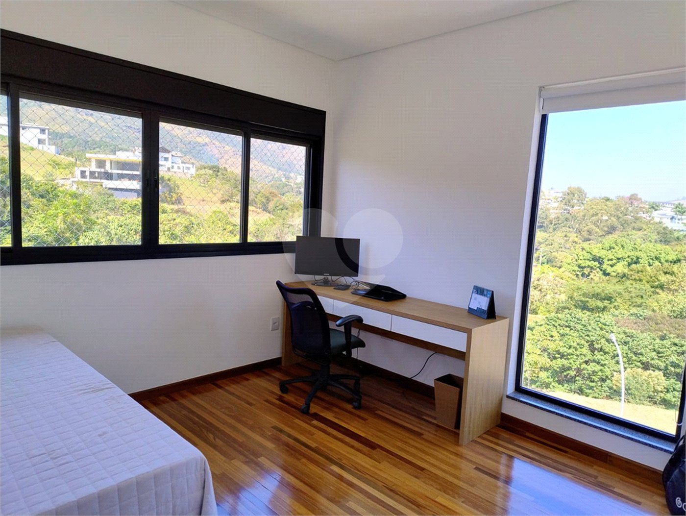 Casa à venda ou para alugar com 4 suítes no condomínio Itaporã, Atibaia - SP