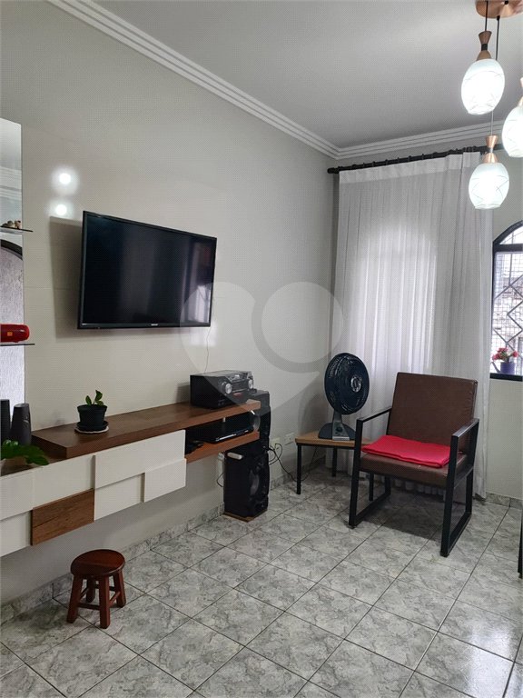 Casa à venda com 4 quartos, sendo 1 suíte, em Jardim Leila, Guarulhos, SP