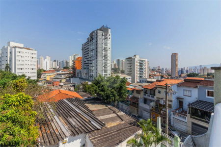 Casa à venda com 3 quartos, sendo 2 suítes,  no condomínio Sagres, São Paulo - SP
