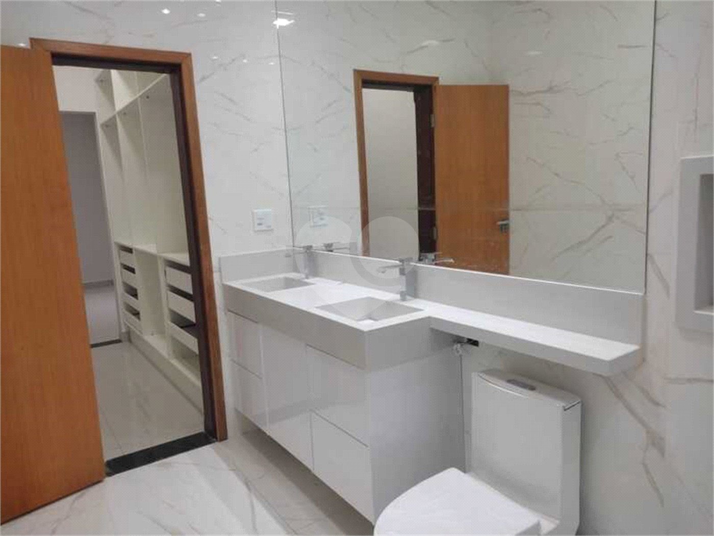 Casa à venda com 3 suítes no condomínio Jardim Residencial London Park, Indaiatuba - SP