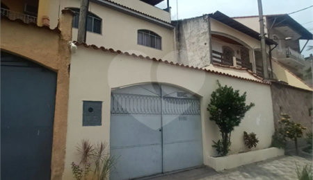 Casa à venda com 2 quartos, sendo 1 suíte,  no condomínio Parque Central, Rio de Janeiro - RJ