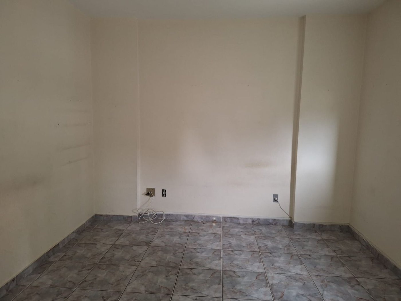 Apartamento Amplo a Apenas 120 Metros da Praia – Localização Privilegiada na Ponta da Praia!