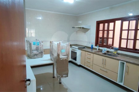 Casa à venda com 3 quartos, sendo 1 suíte, no condomínio Residencial Gabriela, São Paulo - SP