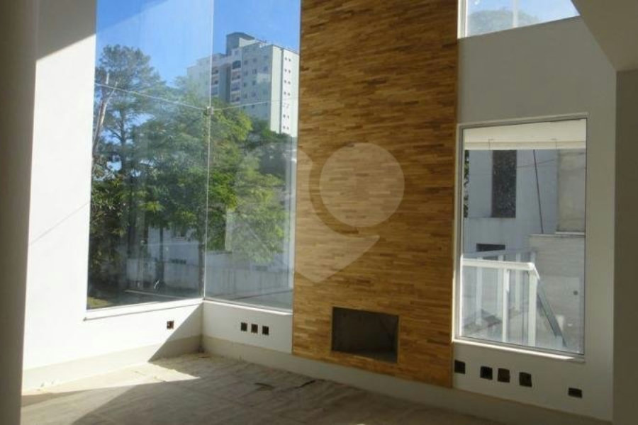 Casa à venda com 3 suítes no condomínio Villa Castanheira, São Paulo - SP