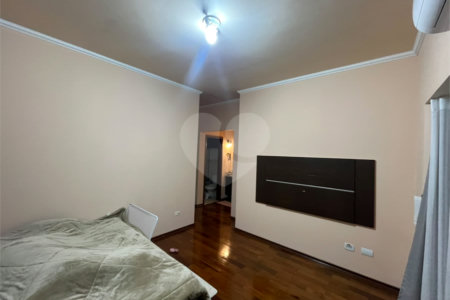 Casa à venda com 3 quartos, sendo 1 suíte, em Parque Santa Marta, São Carlos, SP