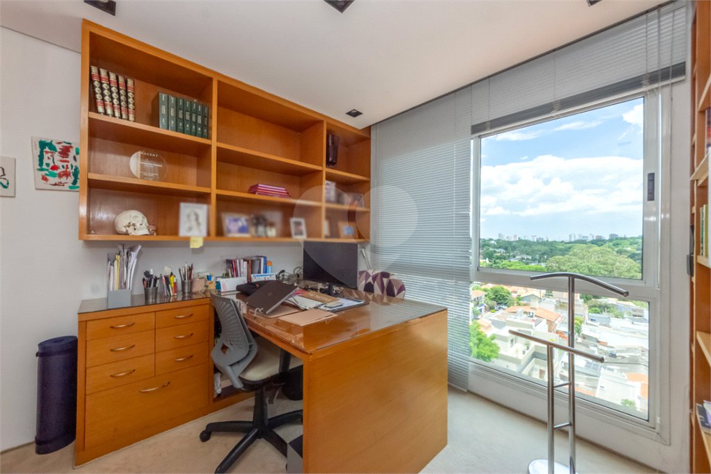 Cobertura à venda com 3 quartos, sendo 2 suítes,  em Vila Progredior, São Paulo, SP