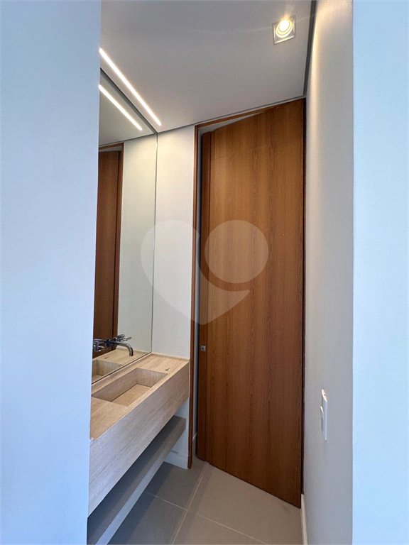 Casa à venda com 4 quartos, sendo 3 suítes, no condomínio Residencial Tivoli Park, Sorocaba - SP