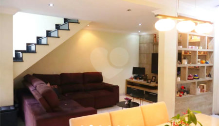 Casa à venda com 4 quartos, sendo 3 suítes,  em Vila Rosália, Guarulhos, SP