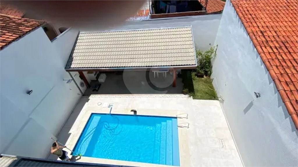 Sobrado à venda com 4 quartos, sendo 1 suíte, em Jardim Colorado, São José dos Campos, SP
