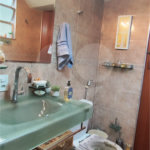 Casa à venda com 5 quartos, sendo 3 suítes, no condomínio Village Texeira Campos, Rio de Janeiro - RJ