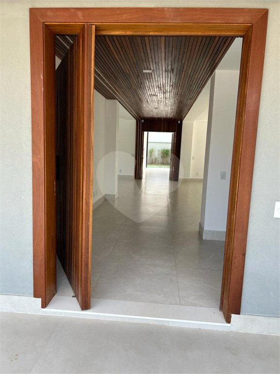 Casa à venda com 4 quartos, sendo 2 suítes, no condomínio Swiss Park, São Bernardo do Campo - SP