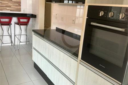 Casa à venda com 3 suítes no condomínio Terras de São Francisco, Vinhedo - SP