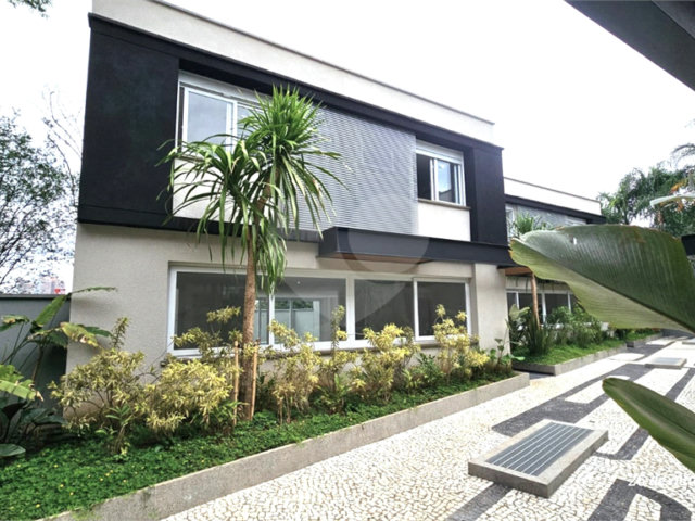 Casa à venda com 4 suítes no condomínio Vila Arese, São Paulo - SP