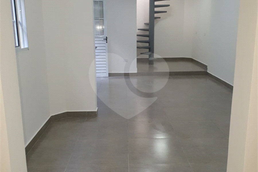 Sobrado à venda com 4 quartos em Santa Terezinha, São Paulo, SP