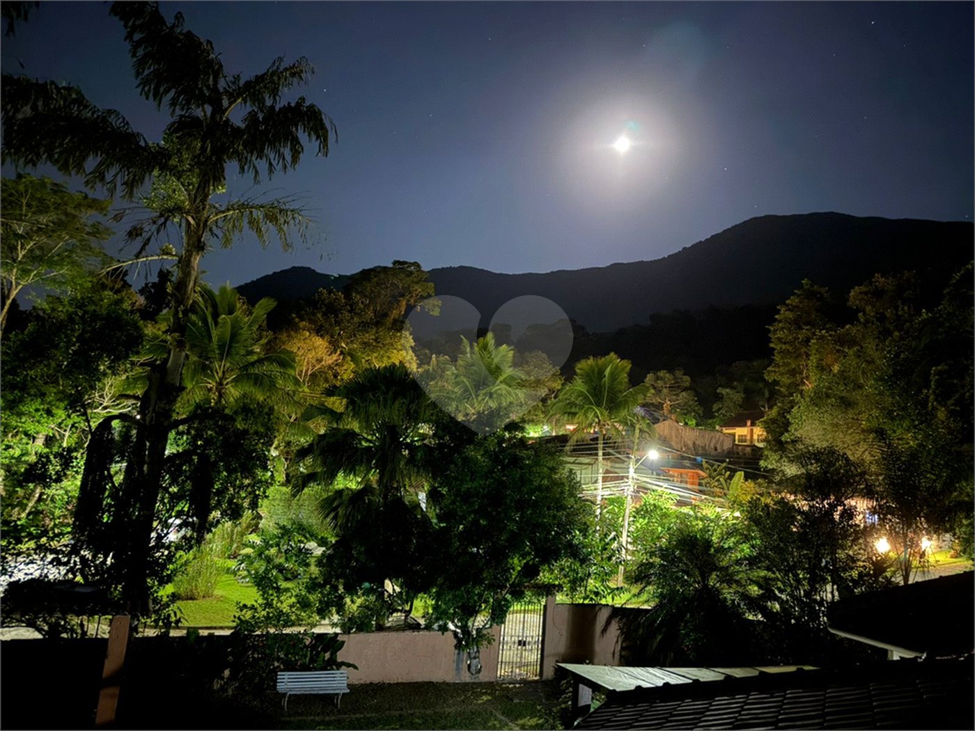 Casa à venda com 6 suítes em Massaguaçu, Caraguatatuba, SP