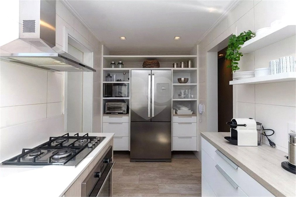 Apartamento à venda com 3 quartos, sendo 2 suítes, em Água Branca, São Paulo, SP