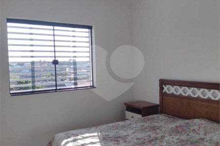 Sobrado à venda com 3 quartos em Parque Santa Rosa, Suzano, SP