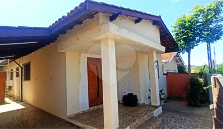 Casa à venda com 2 quartos, sendo 1 suíte,  no Centro, Vinhedo, SP