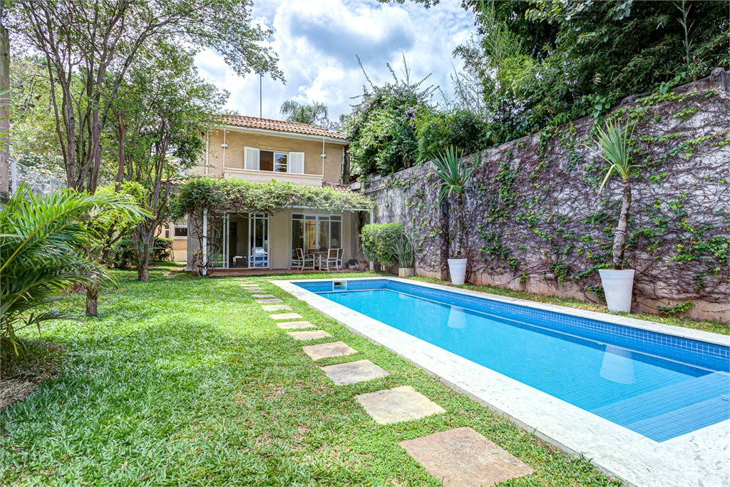 Casa à venda ou para alugar com 4 suítes em Brooklin Velho, São Paulo, SP