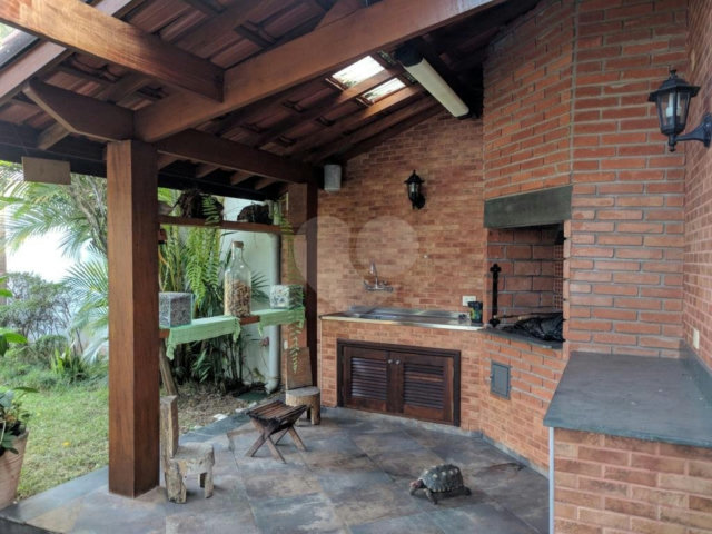 Sobrado à venda ou para alugar com 5 quartos, sendo 3 suítes,  em Jardim Marajoara, São Paulo, SP