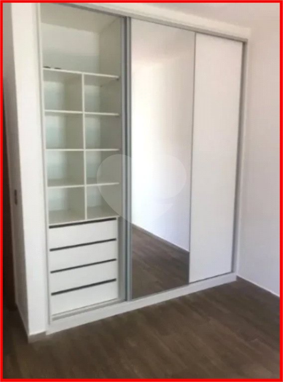 Sobrado à venda com 3 quartos, sendo 1 suíte, em Ferreira, São Paulo, SP