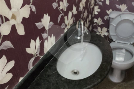 Sobrado à venda com 3 quartos, sendo 1 suíte, em Parque Ipê, São Paulo, SP