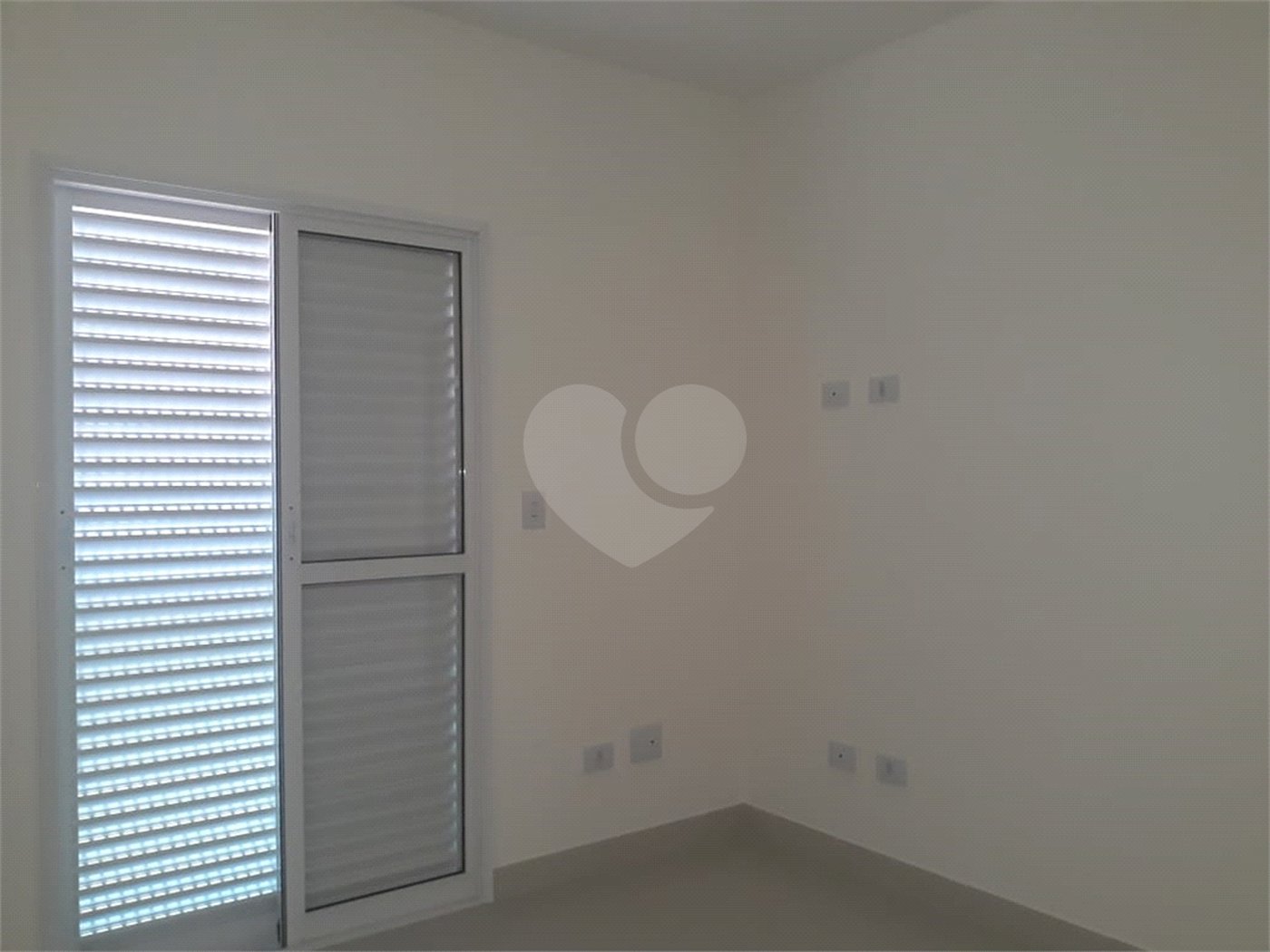 Casa à venda ou para alugar com 3 quartos, sendo 1 suíte, no condomínio martinha, São Paulo - SP